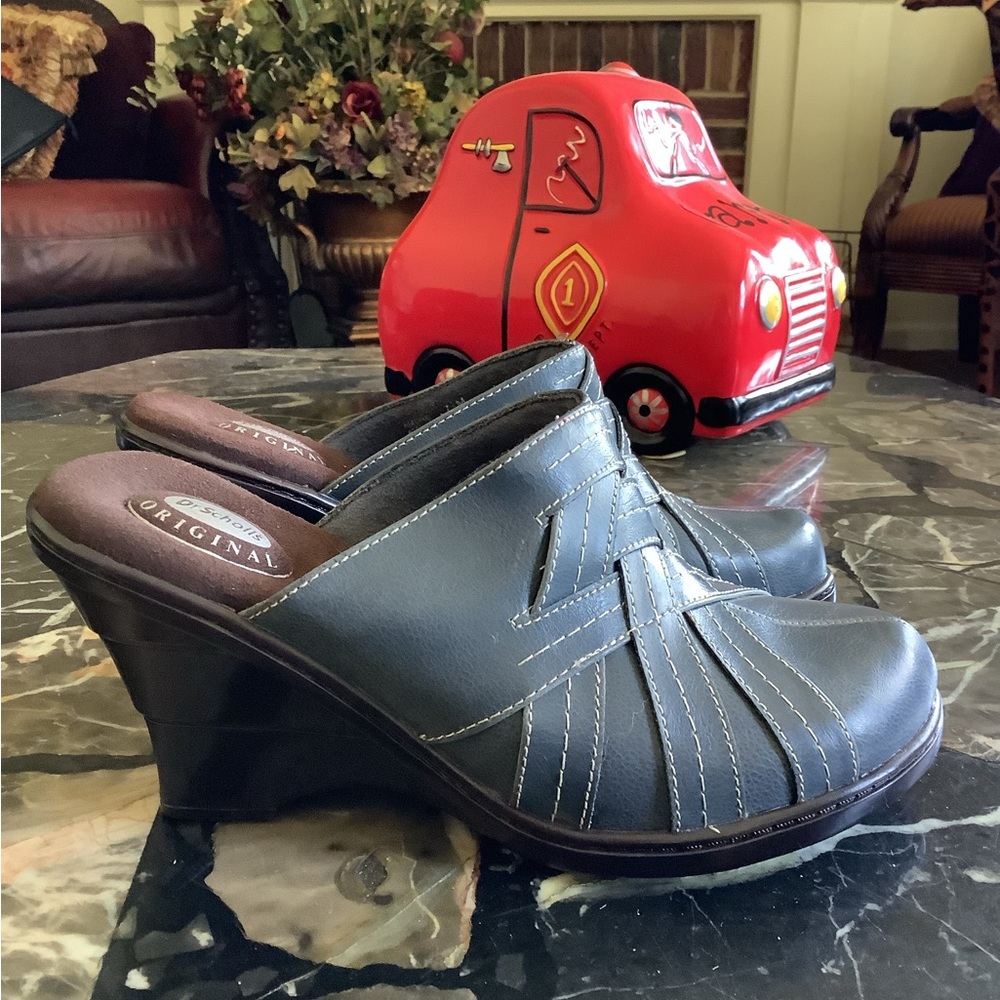 The original Dr Scholls amore platinum grey leather wedge mule clogs size 7.5